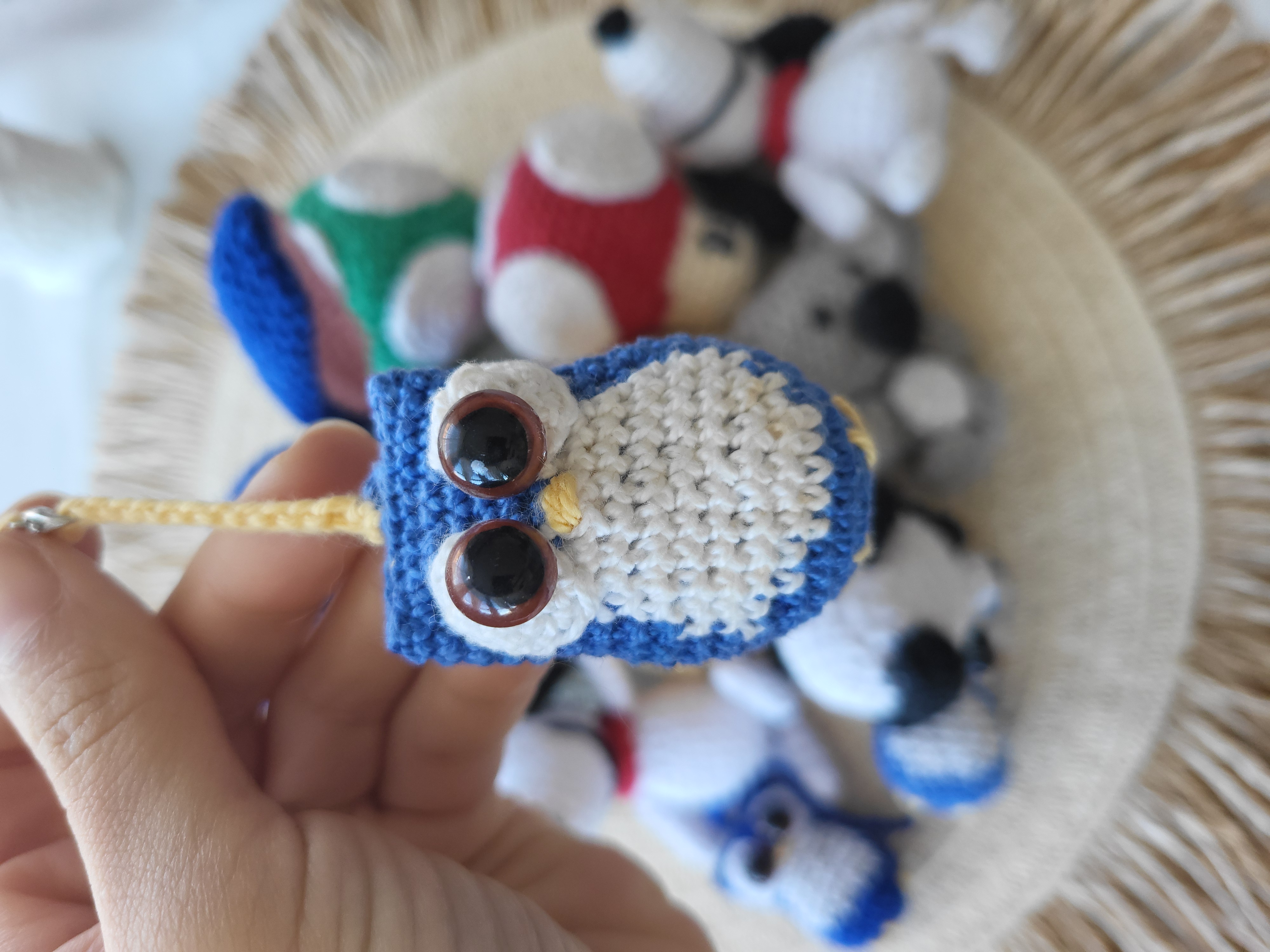 Búho llavero amigurumi